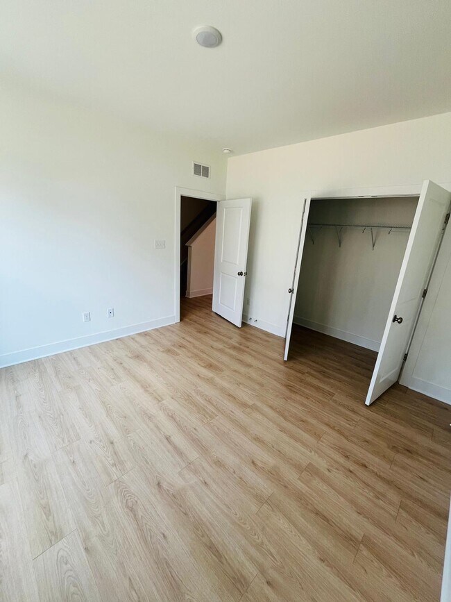 Building Photo - 15321 Sunray Aly