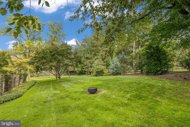 Building Photo - 1107 Savile Ln