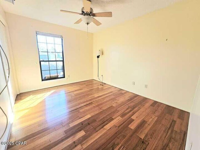 Building Photo - 5309 Robert Holmes Dr