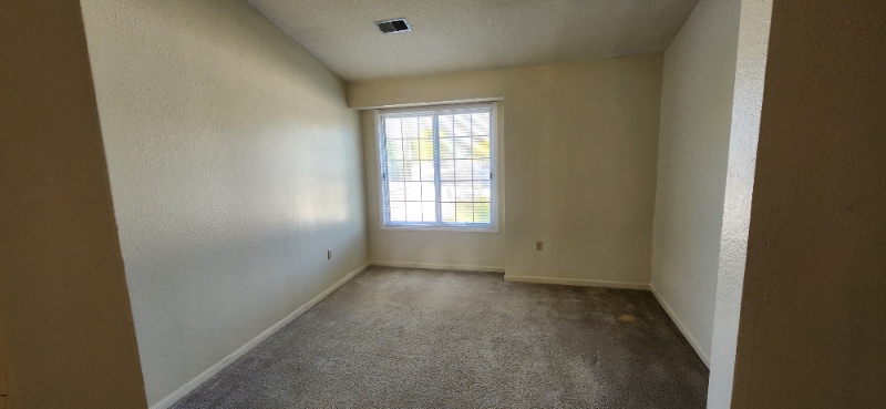 Building Photo - 10085 W Lisbon Ave