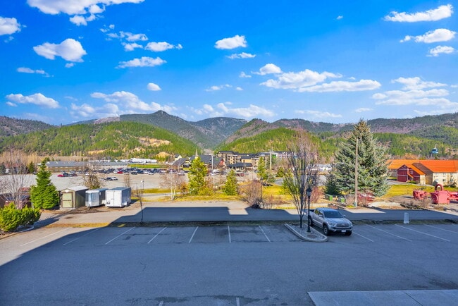 Building Photo - 834 Mc Kinley Ave W