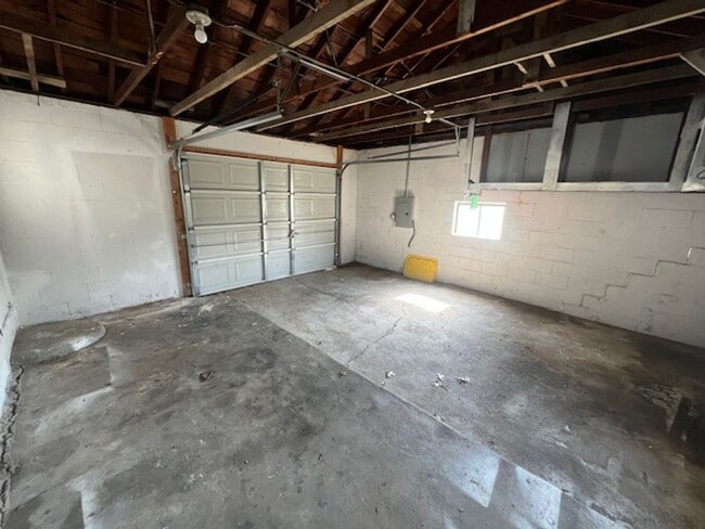 Building Photo - A Great 3BD/1BA Single Family Home!