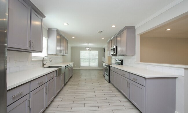 Building Photo - 5815 Picasso Pl