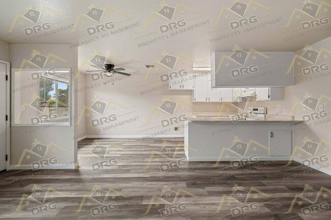Building Photo - 1229 W Roseburg Ave
