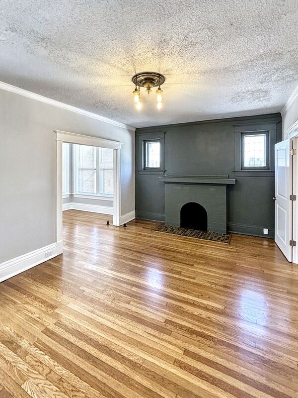 Building Photo - 4166 Russell Blvd