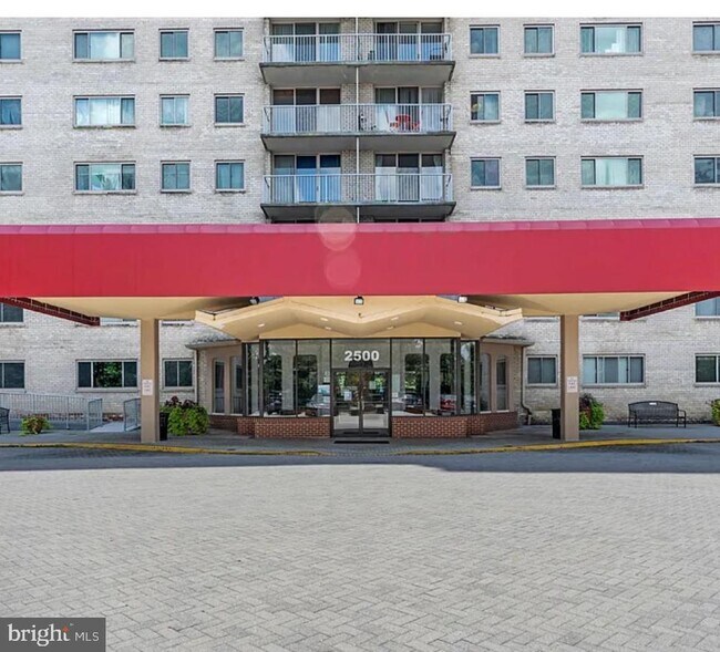 Building Photo - 2500 N Van Dorn St