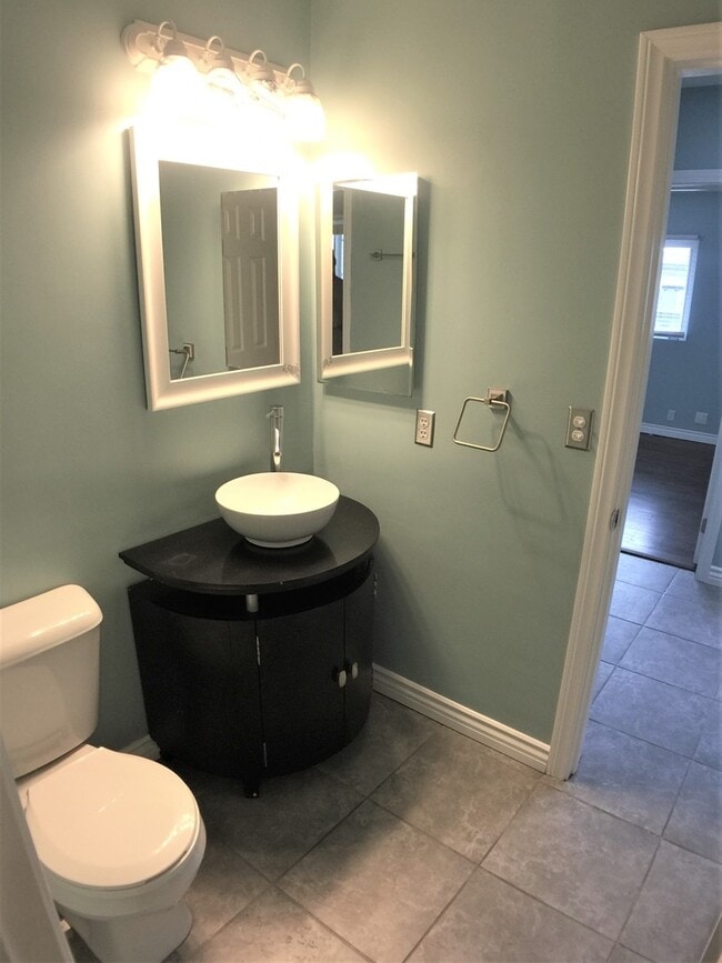 Building Photo - Fall in love with this home...4 Bed/ 2 Bath House Rental in El Segundo