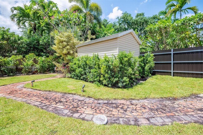 Building Photo - 11222 NE 9th Ave