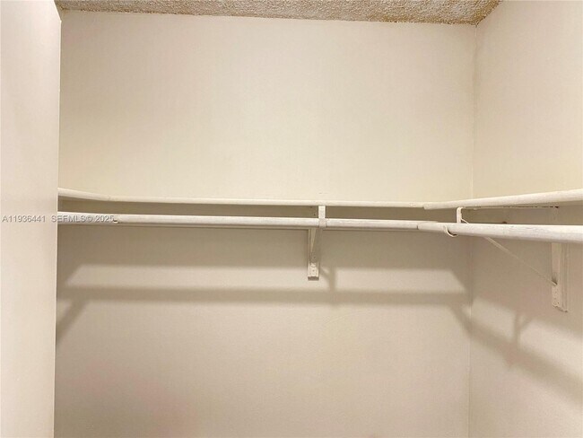 Building Photo - 17051 NE 35th Ave