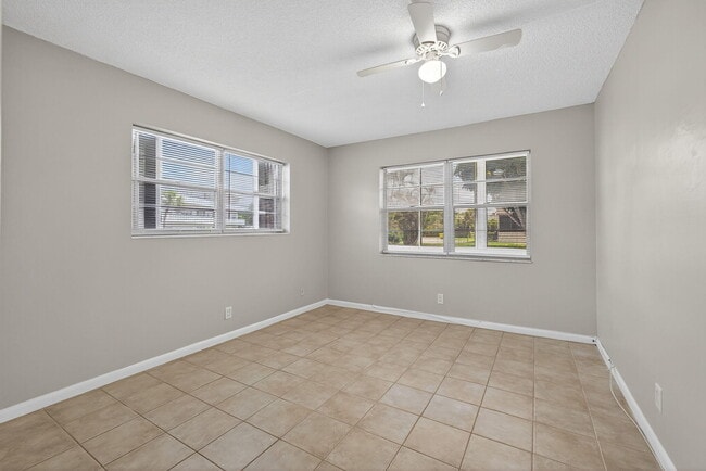 Building Photo - 27 Andover B