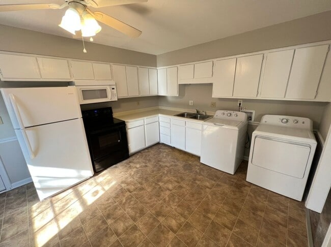 Building Photo - Adorable 3 Bedroom home Convenient to Downtown Durham