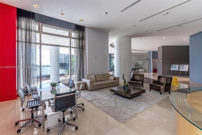 Building Photo - 300 S Biscayne Blvd