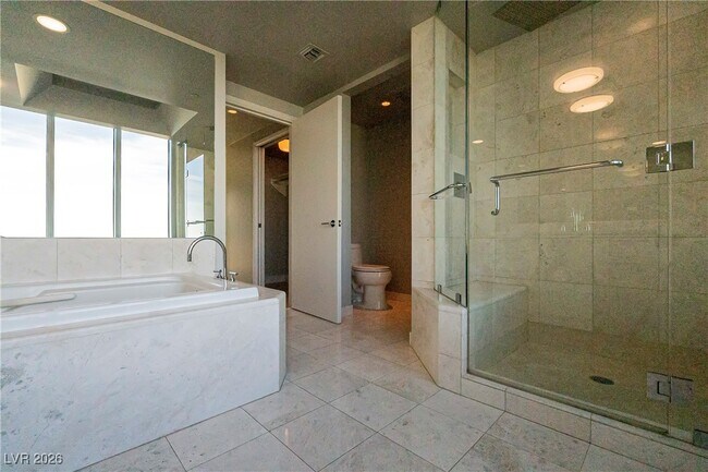 Building Photo - 222 Karen Ave