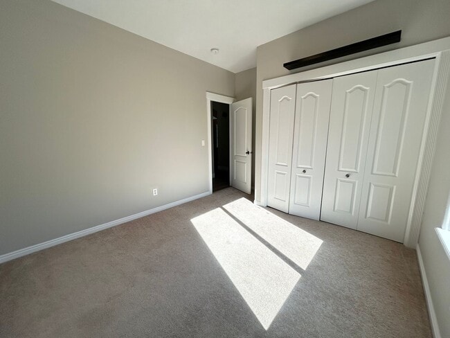 Building Photo - Lochsa Falls 5 Bedroom Home with Private B...