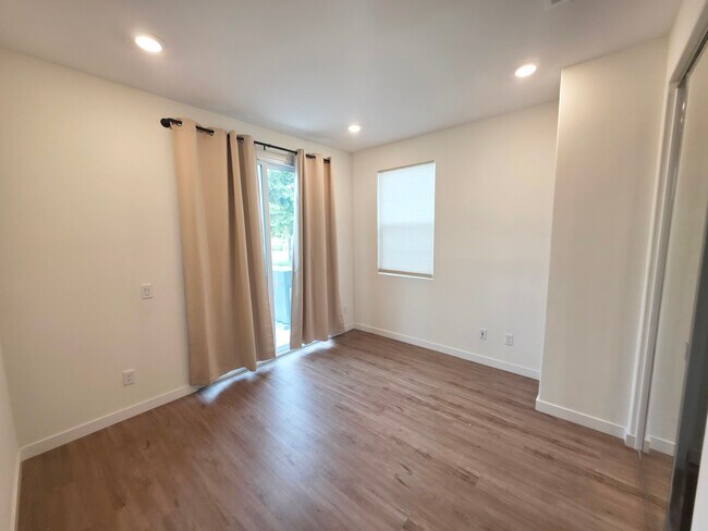 Building Photo - 27589 Sanctuary Ct