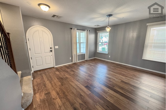 Building Photo - 3Bed/2.5Bath Three-Story Townhouse in Vistancia! Ready for Immediate Move-In! – 2 CAR GARAGE!