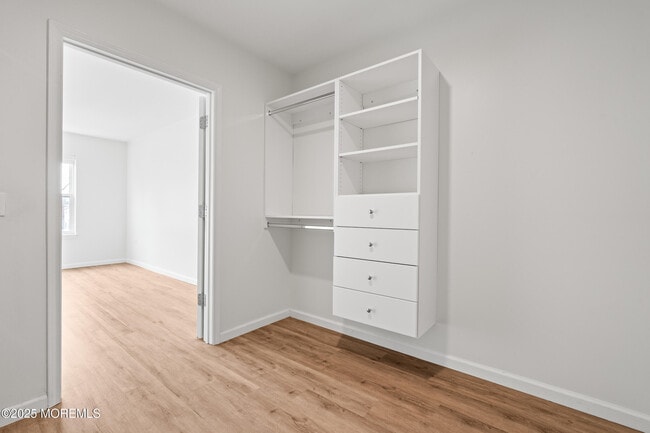 Building Photo - 165 Pavilion Ave