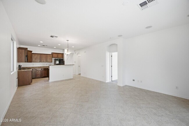 Building Photo - 5643 E Alder Ave