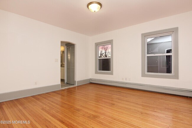 Building Photo - 142 Morris Ave