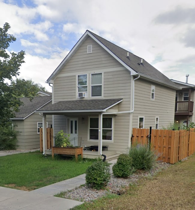 Building Photo - 2418-2420 Ernest