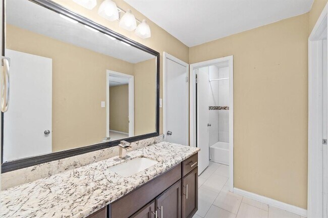 Building Photo - 2611 Quarry Hill Rd