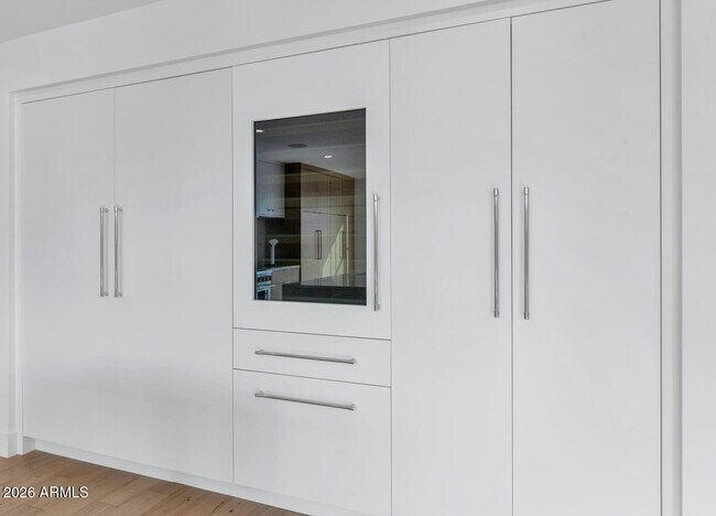 Building Photo - 6039 E Calle Camelia