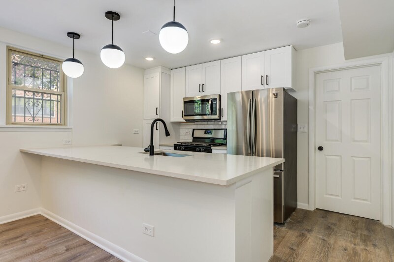 Building Photo - 2128 N Whipple St