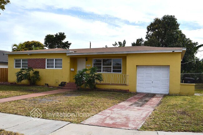 Primary Photo - 1100 NE 166th St