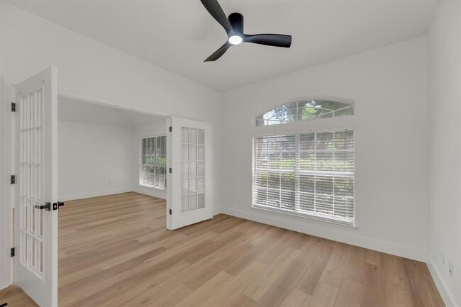 Building Photo - 1108 Pecan Creek Dr