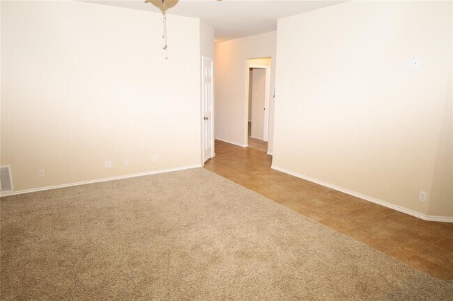 Building Photo - 1804 Golden Arrow Ave