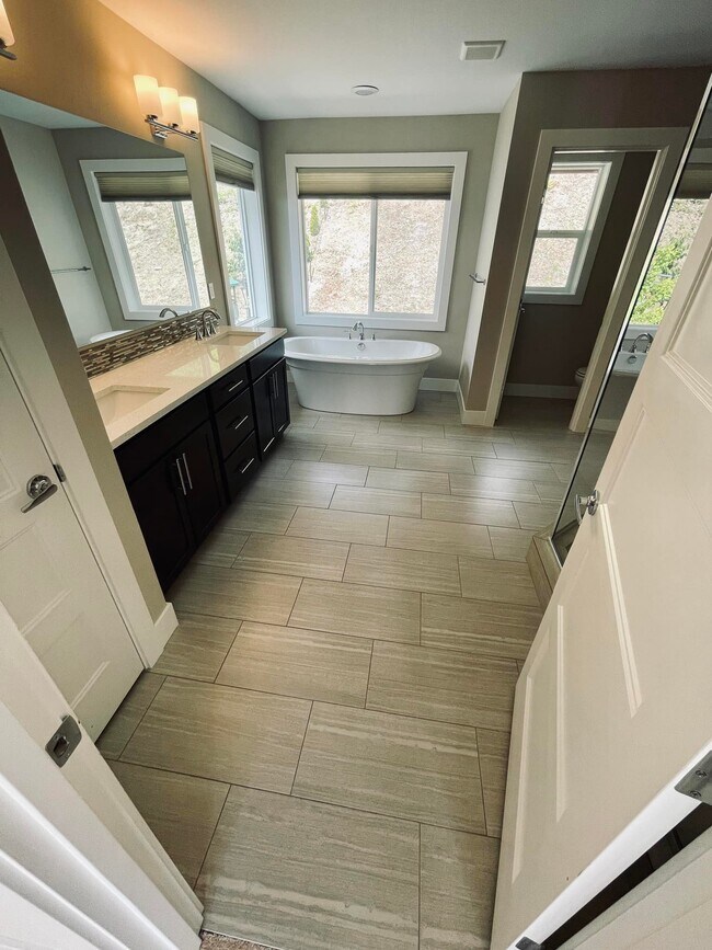 Building Photo - 8113 173rd Ave E