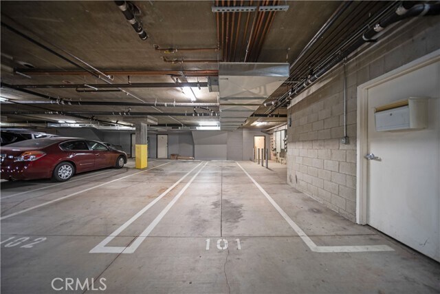 Building Photo - 216 N Buena Vista St