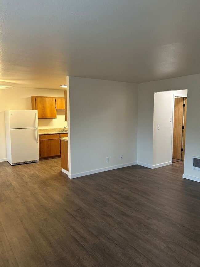 Building Photo - ScreenFirstStrike