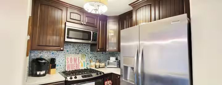 Kitchen - 704 Ventura Pl
