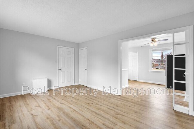 Building Photo - 501 Hazelhurst Ave