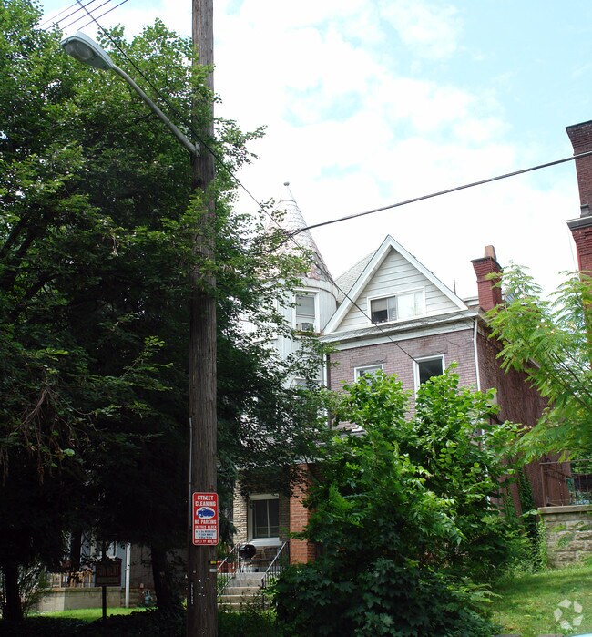 Building Photo - 352 S Aiken Ave