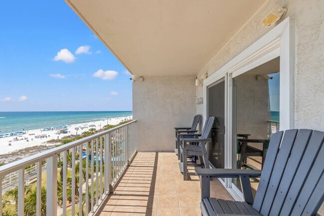 Building Photo - 8743 Thomas Dr