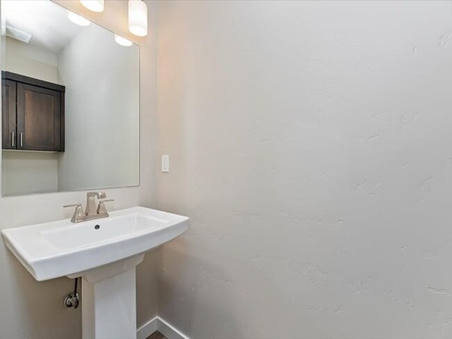 Building Photo - Must See!  Ready to move in! 4 bedroom, 2 bath home available in Verado with landscaping Included!