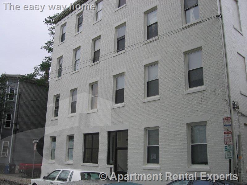 Building Photo - 4 Douglass St