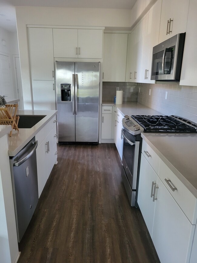 Kitchen with dishwasher and gas range/oven - 63 Finch