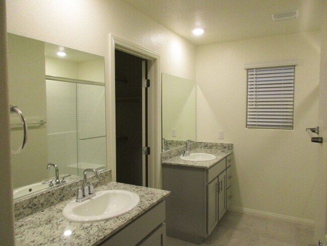 Building Photo - Blue Lark