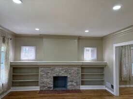 Building Photo - 2536 Calvert St