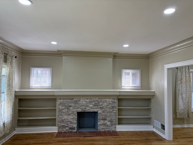 Building Photo - 2536 Calvert St