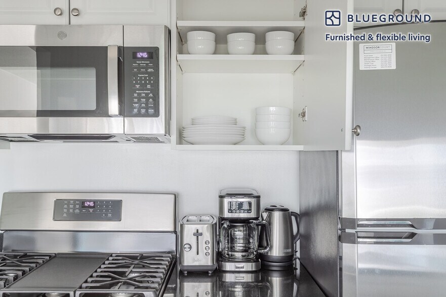 Building Photo - 155 E 31st St