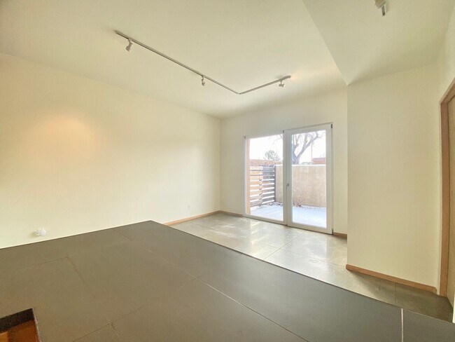 Building Photo - Contemporary Retreat on Dunlap St.