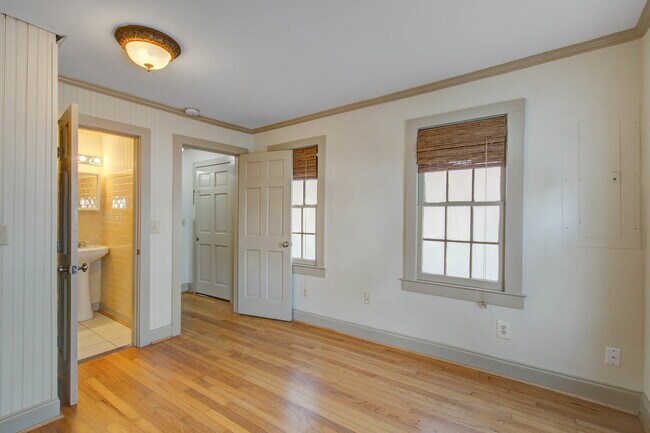 Building Photo - 38 Ashe St