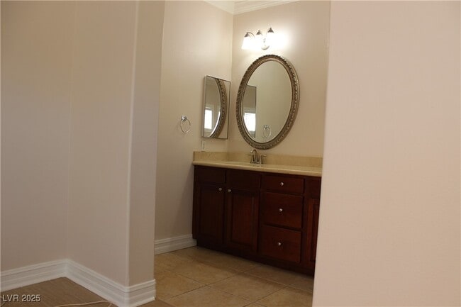 Building Photo - 733 Chase Tree St