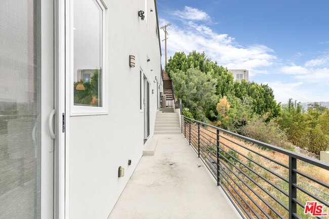 Building Photo - 2610 Corralitas Dr