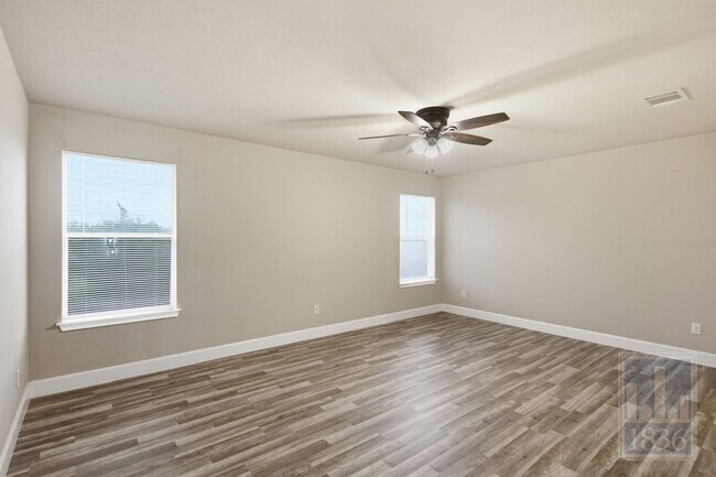 Building Photo - 13016 Wedding Dr