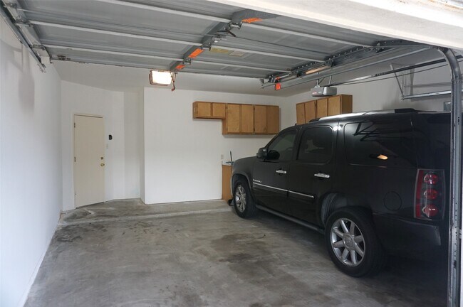 Building Photo - 6628 Sharpstown Green Cir